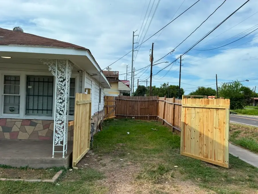335 Delaware Street, Houston, TX 77029 - #2