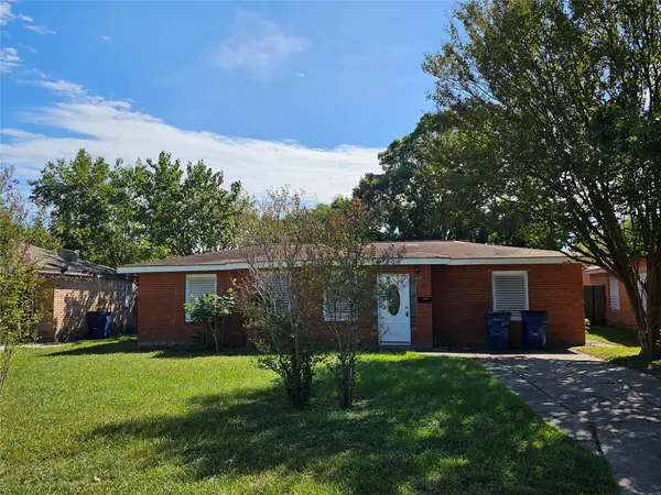 1909 2nd Avenue N, Texas City, TX 77590