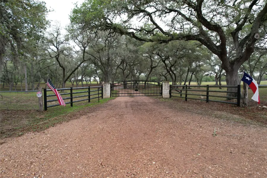 4149 County Road 444, Hallettsville, TX 77964 - #3