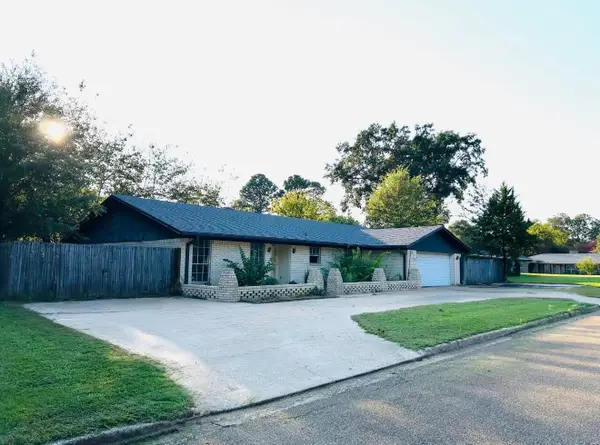 108 Kent Drive, Pittsburg, TX 75686