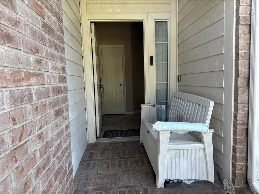 5427 Chase Wood Drive, Bacliff, TX 77518 - #2