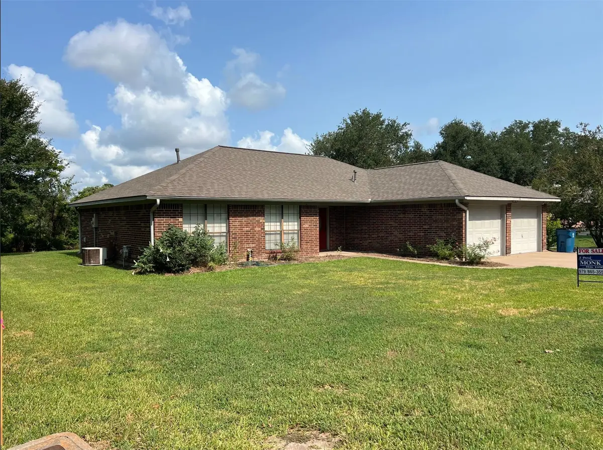 108 Douglas Drive, Bellville, TX 77418 - Image #1