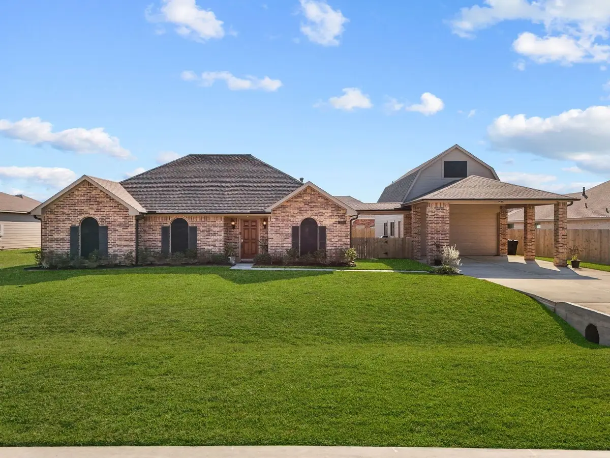 2111 Gilbert Road, Dickinson, TX 77539 - Image #1