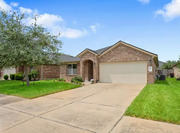 2110 Tannin Trace, Fresno, TX 77545
