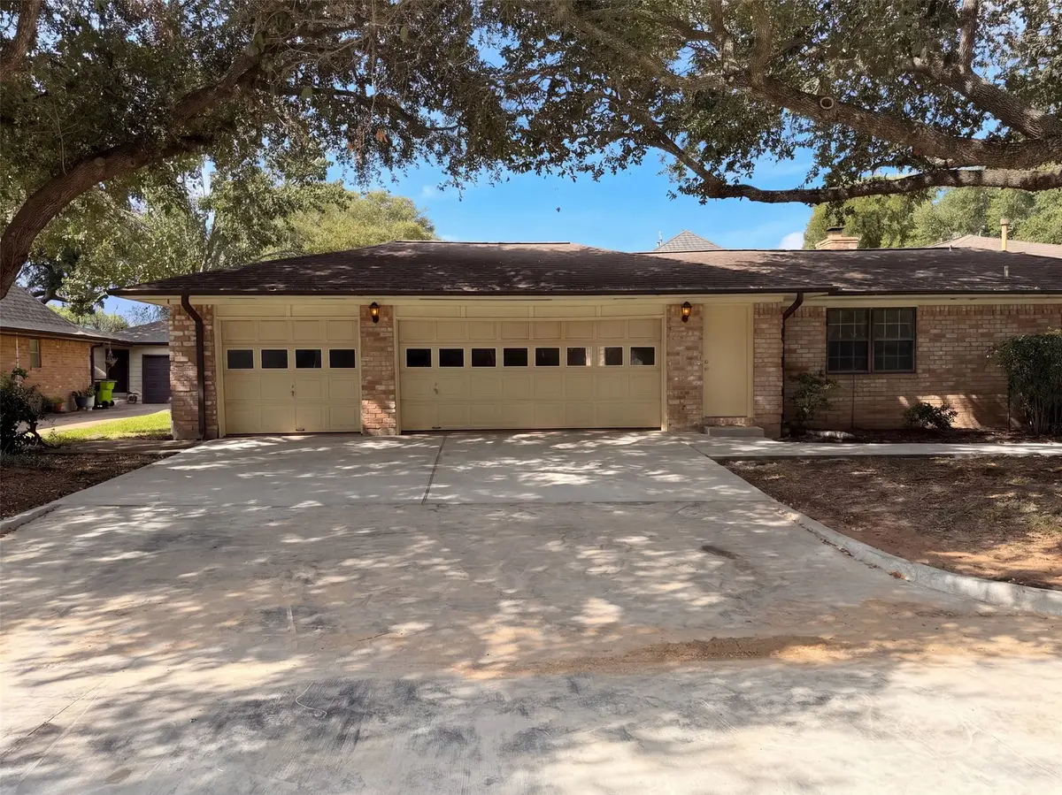 4042 Greenbriar Drive, Missouri City, TX 77459 - #1