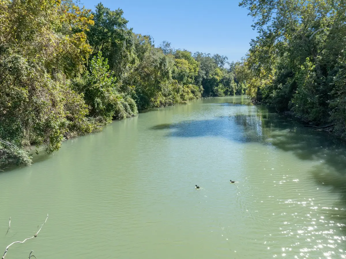 1112 County Road 255, Gonzales, TX 78629 - Image #1