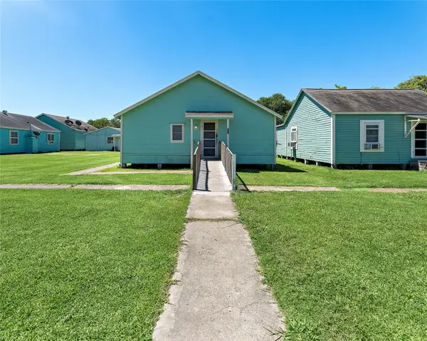 311 9th Street N, Texas City, TX 77590