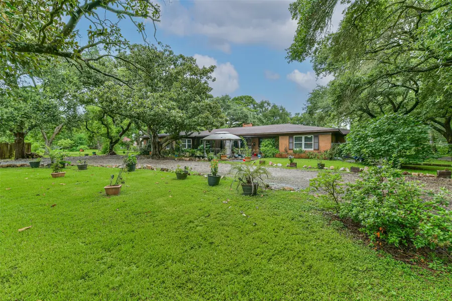 623 Laurel Street, La Marque, TX 77568 - #2
