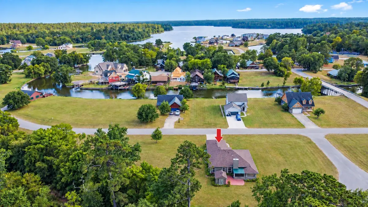 37 Wildwood Lake Drive, Huntsville, TX 77340 - #1