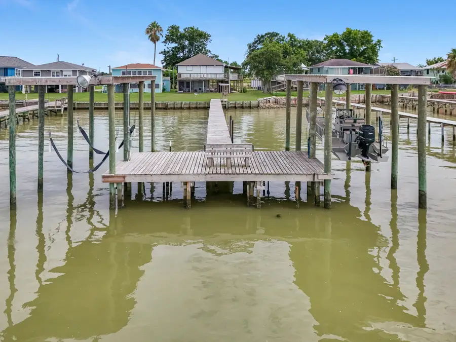 211 Captains Road, Anahuac, TX 77514 - #3