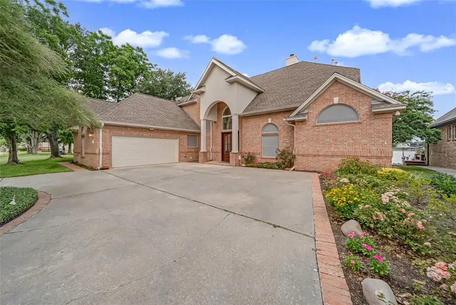318 Bayshore Drive, Montgomery, TX 77356 - #2