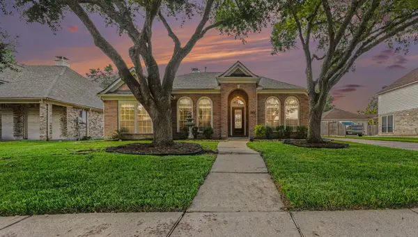 2892 Morning Pond Lane, League City, TX 77539