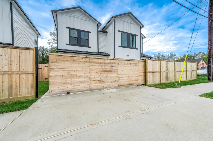 2716 Spence Road, Houston, TX 77093 - Image #3