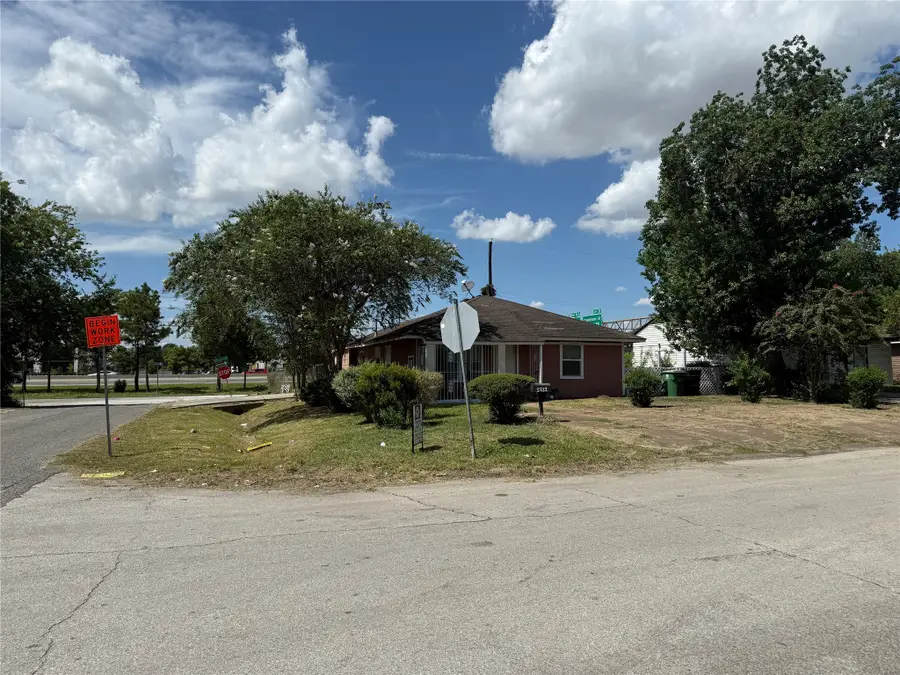 5501 Malmedy Road, Houston, TX 77033 - #2