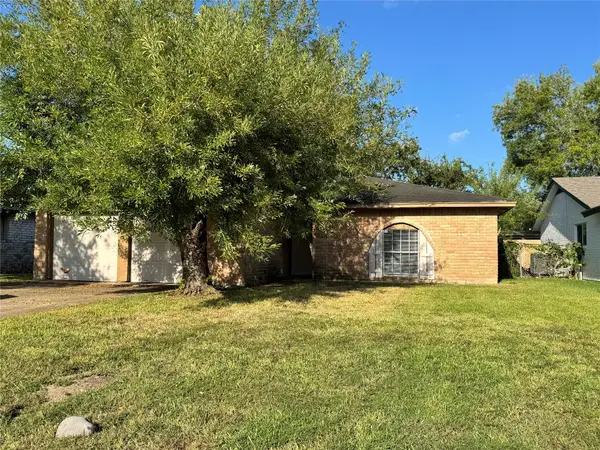 16607 Barcelona Drive, Friendswood, TX 77546