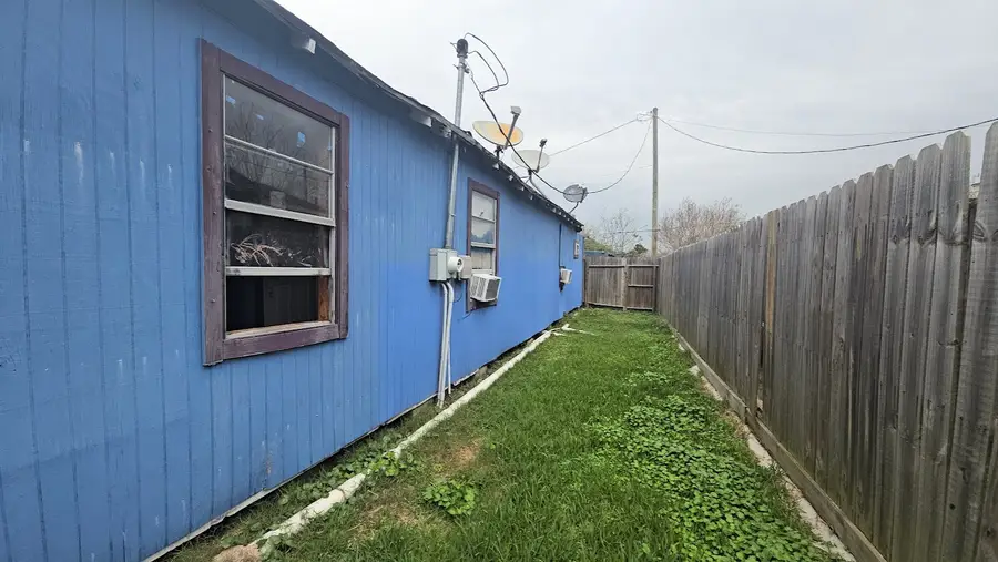 2418 Hill Avenue, Dickinson, TX 77539 - Image #3