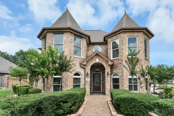 2804 8th Street N, Texas City, TX 77590