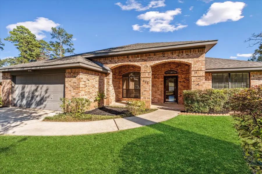215 Deep Dale Lane, Conroe, TX 77304 - Image #2