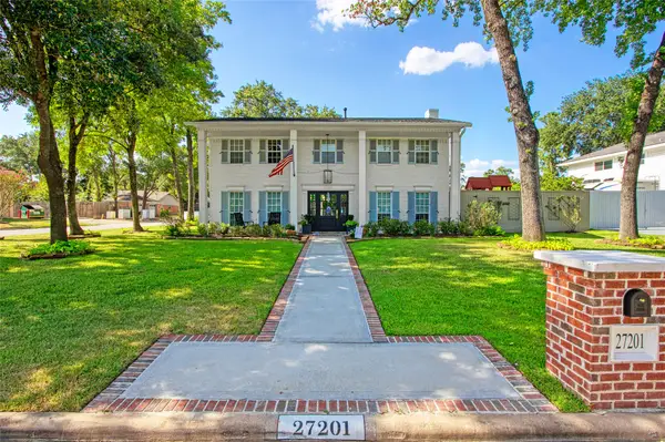 27201 Stark Lane, Oak Ridge North, TX 77385