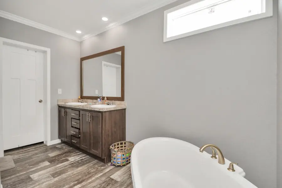 4731 Belton Lane Extension, Anahuac, TX 77514 - Image #3