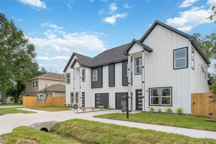 5420 Lynnfield Street #A/B, Houston, TX 77028 - Image #2