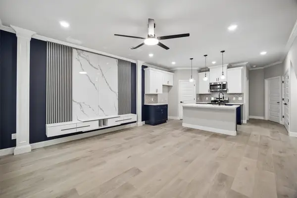 938 South Street, Houston, TX 77088