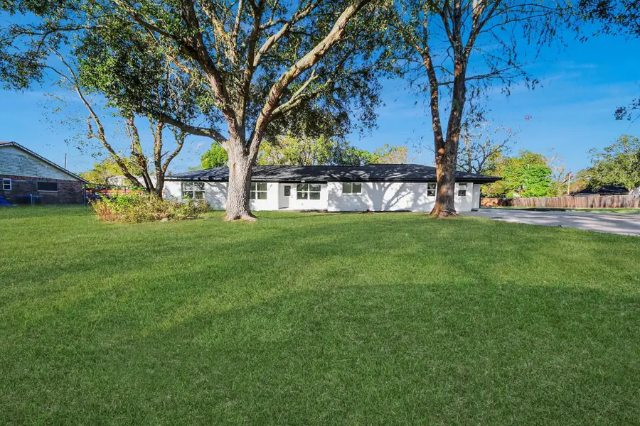 1138 Nancy Street, Pearland, TX 77581 - Image #2