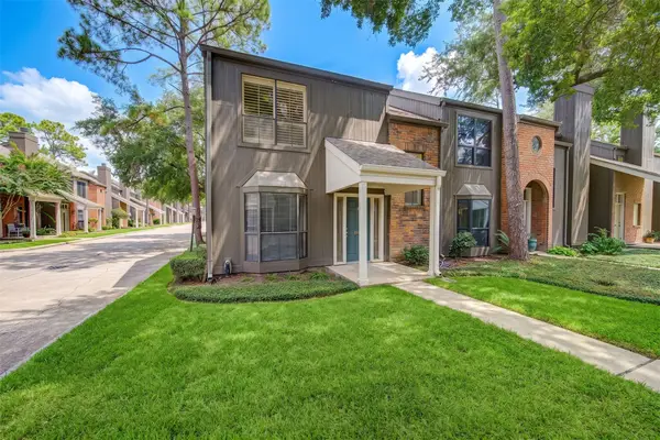 701 Bering Drive #201, Houston, TX 77057