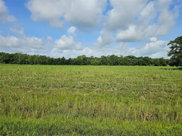 400 Pony Trail, Angleton, TX 77515