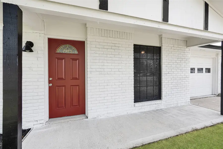 622 N 13th Street, La Porte, TX 77571 - #3