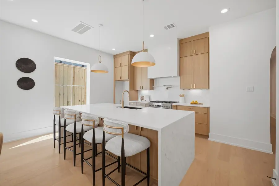 611 E 25th Street #B, Houston, TX 77008 - #2