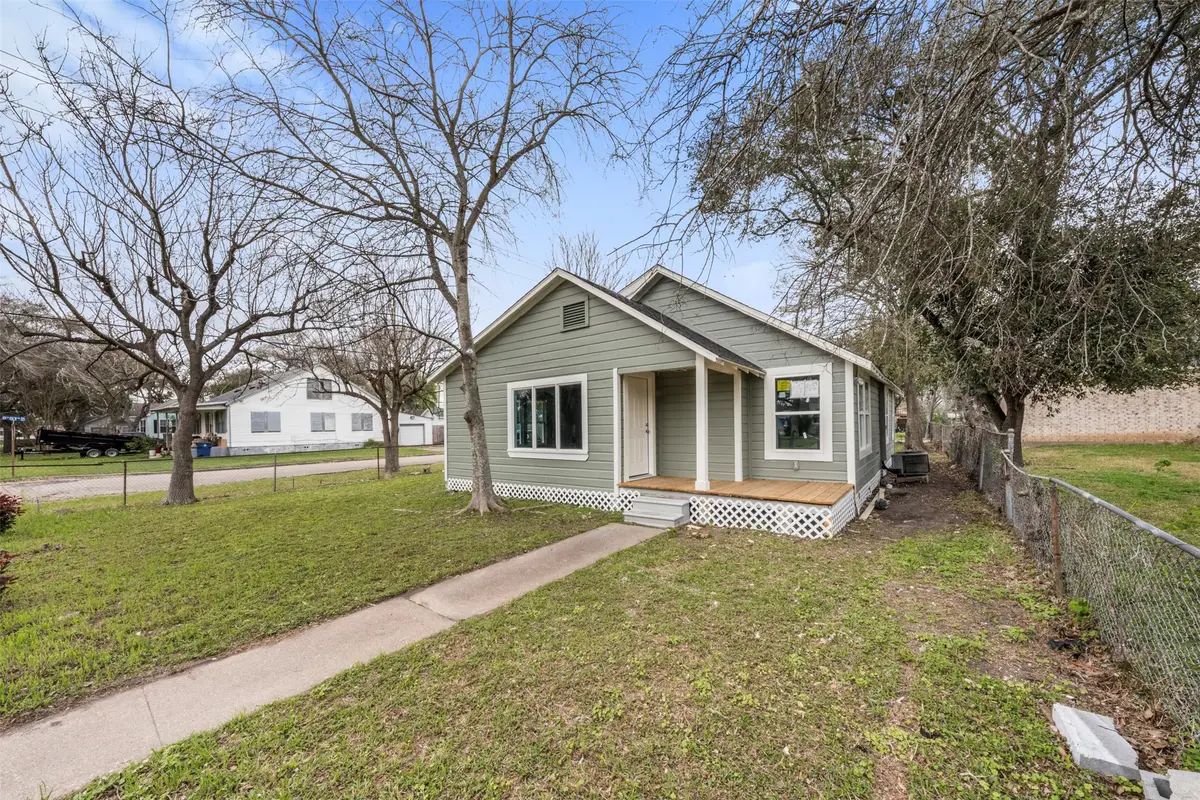 726 10th Avenue N, Texas City, TX 77590 - #1