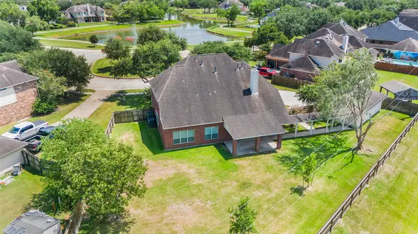 2913 Palmer Drive, Friendswood, TX 77546