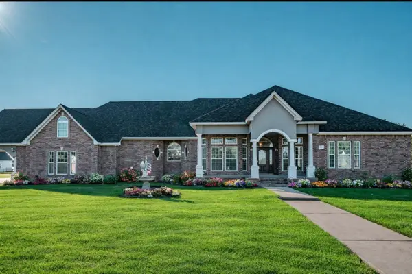 9018 Water Point Drive, Beach City, TX 77523