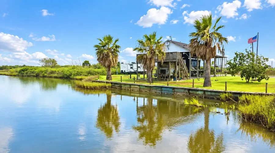 1273 Diamond Road, Crystal Beach, TX 77650 - #2