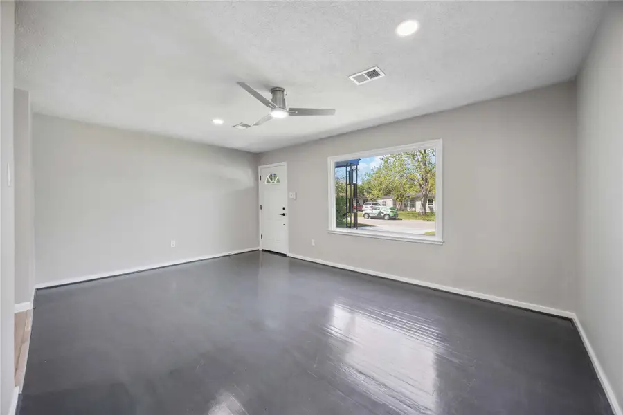 5206 Willow Glen Drive, Houston, TX 77033 - #3