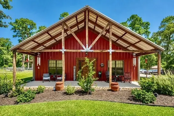 333 Edgewood, Onalaska, TX 77360