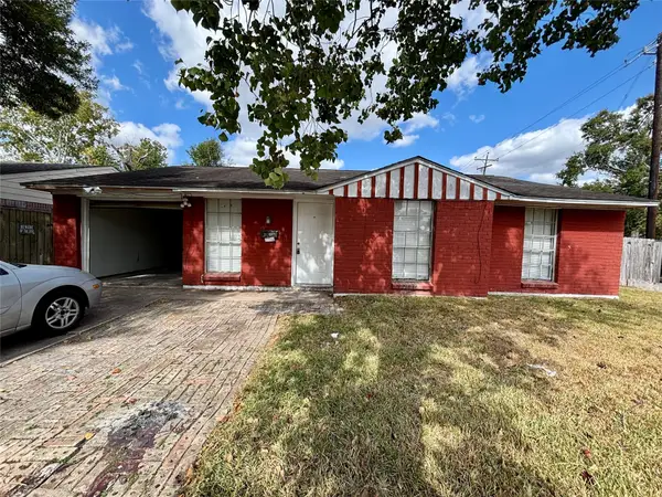 3902 Heatherbloom Drive, Houston, TX 77045