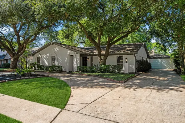1110 Cheshire Lane, Houston, TX 77018