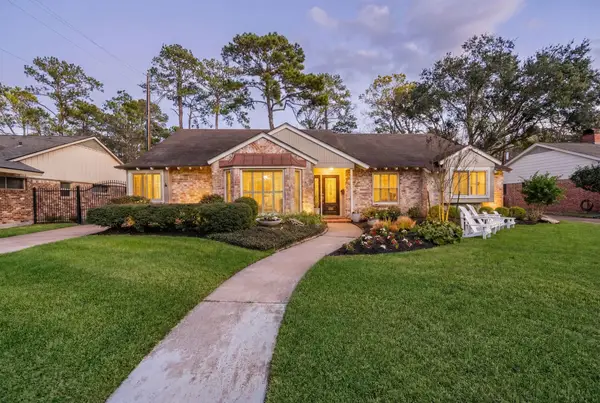 1811 Briarpark Drive, Houston, TX 77042