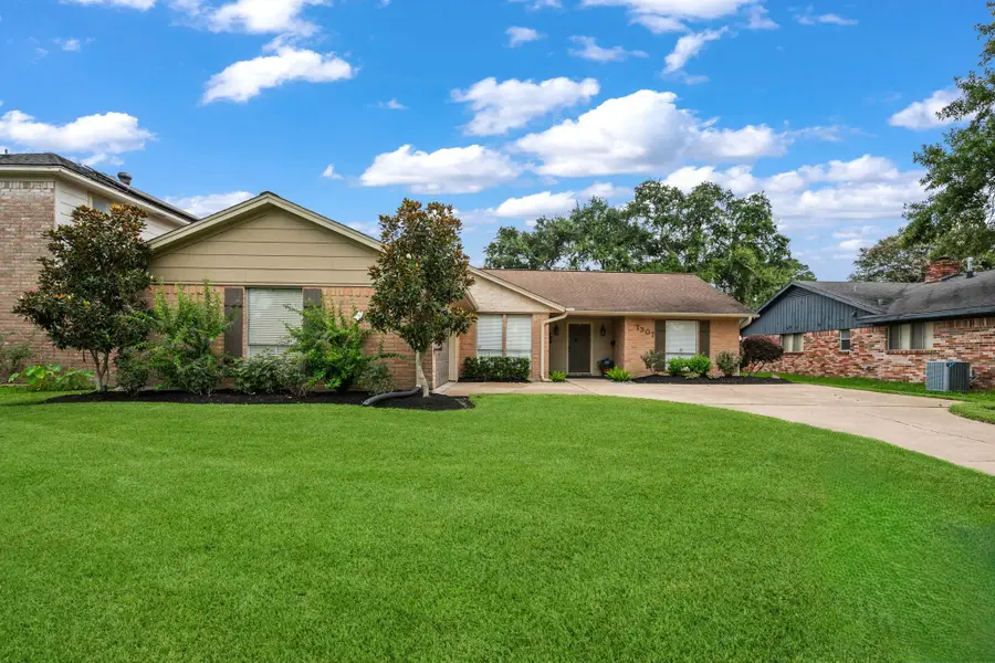 1307 Creek Hollow Drive, Seabrook, TX 77586 - #3