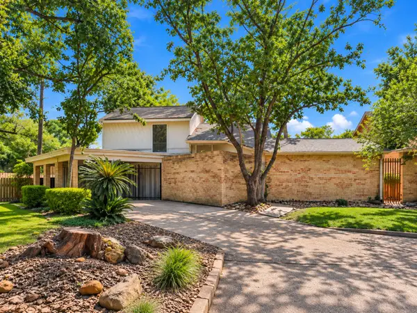 166 Old Bridge Lake, Houston, TX 77069