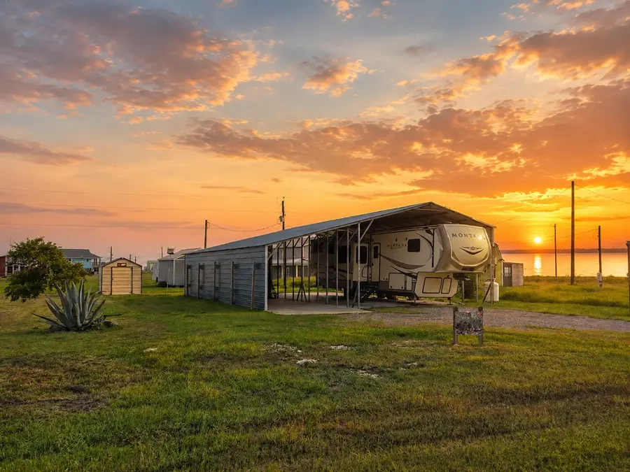 626 Ladyfish Road, Palacios, TX 77465 - #2