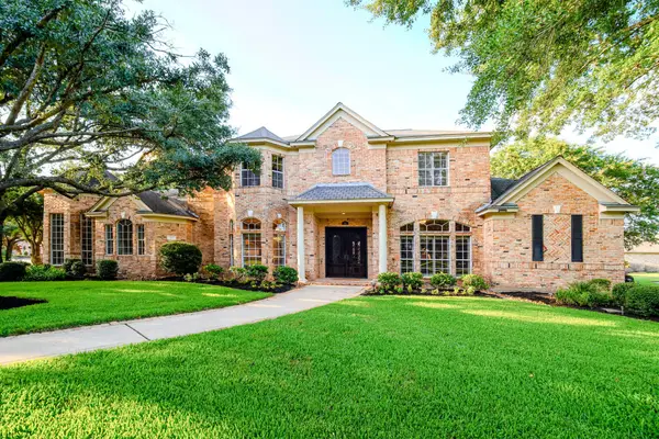 60 Champion Villa Drive, Houston, TX 77069