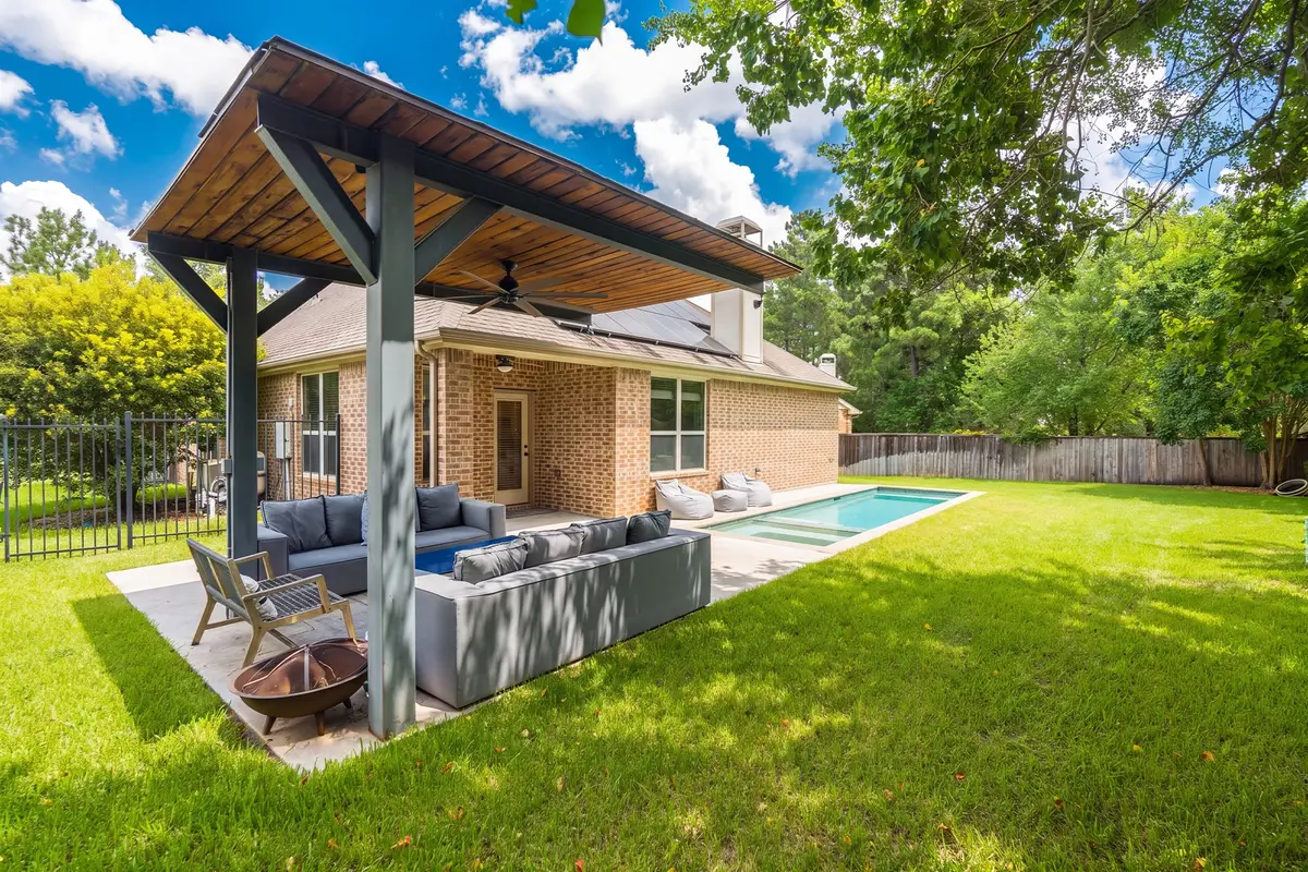 2 Arrowfeather Place, The Woodlands, TX 77389 - #1