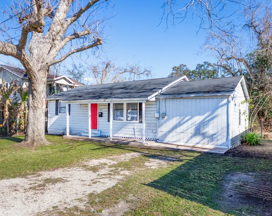203 S Fig Street, Sweeny, TX 77480 - #2