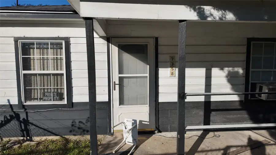7358 Forrestal Street, Houston, TX 77033 - Image #2