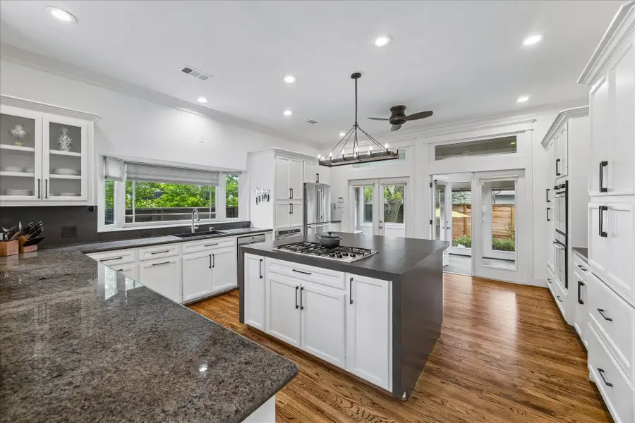 315 W 15th Street, Houston, TX 77008 - #2