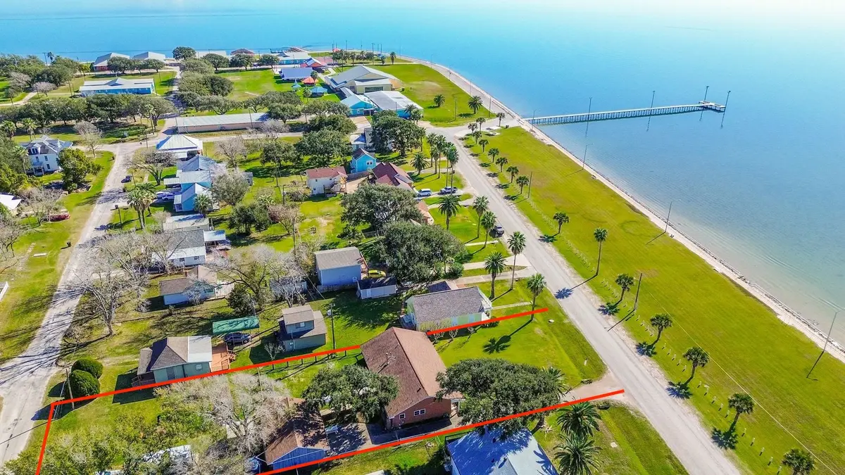 124 S Bay Boulevard, Palacios, TX 77465 - #1