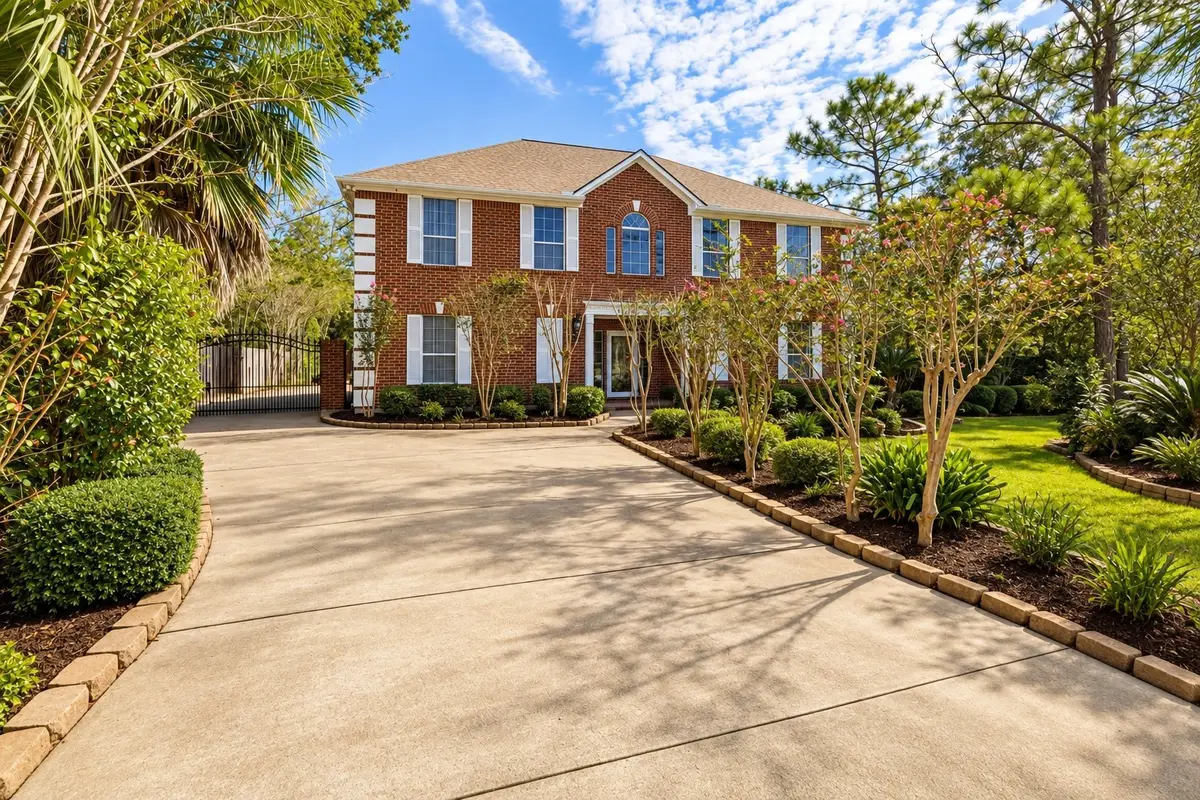 101 Rustic Lane, Friendswood, TX 77546 - #1